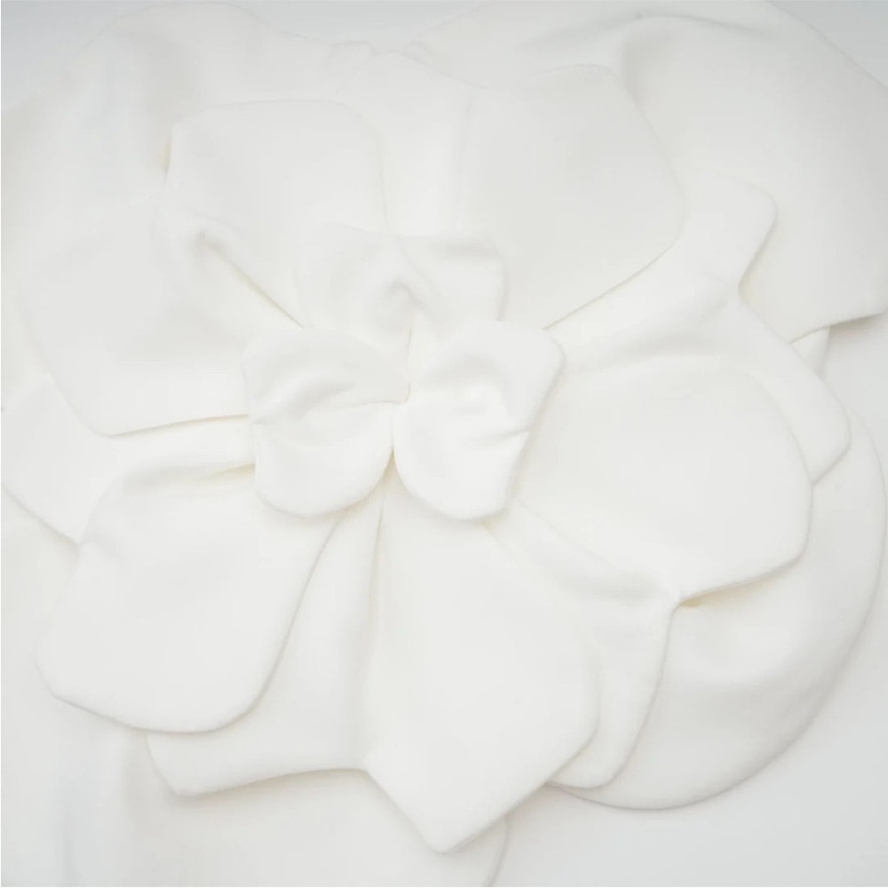 Miss Rosie PÉNÉLOPE WHITE FLORAL OFF-SHOULDER TOP - Picture 4 of 6